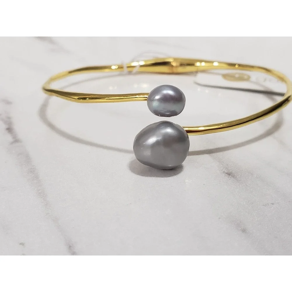NEW GREY PEARL VIENNA Gorjana Gold Tone Hinged Bangle Bracelet Abstract Nautical